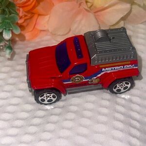 MATCHBOX 2003 4X4 FIRE TRUCK - MINT